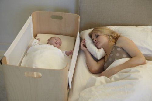 mamma dormire bambino