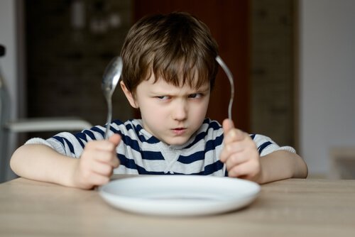 ¿Por qué no se debe obligar a los niños a comer?