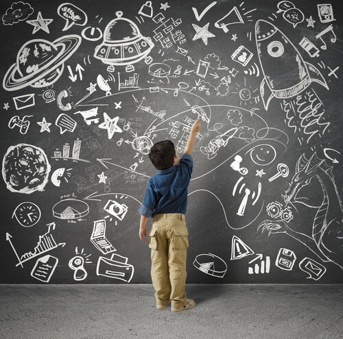 niño-con-pizarra