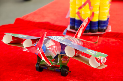 6 Juguetes para niños con materiales reciclados