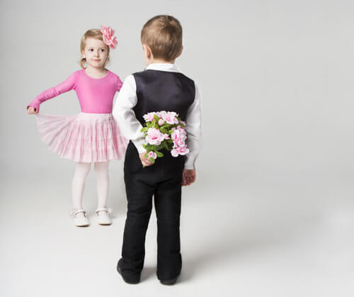 ¿Cómo actuar ante los noviazgos de los niños?