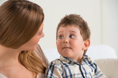 Hablar al bebé vs hablar al niño: diferencias