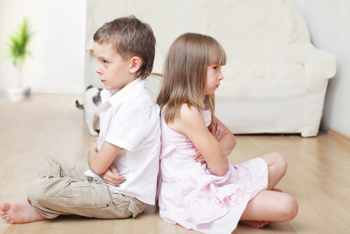 15 Consejos para controlar peleas entre hijos