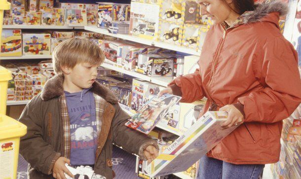 Cómo criar hijos considerados en la era del yo primero