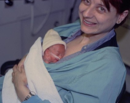 Mães canguru o carinho que traz benefícios para seu bebê