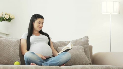 Los libros para embarazadas te ofrecerán el momento de relax que te mereces.