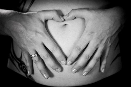 baby-belly-1081338_640