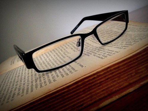 glasses-1106192_640