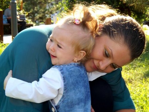 ¿Por qué no hay que dejar llorar a los bebés?