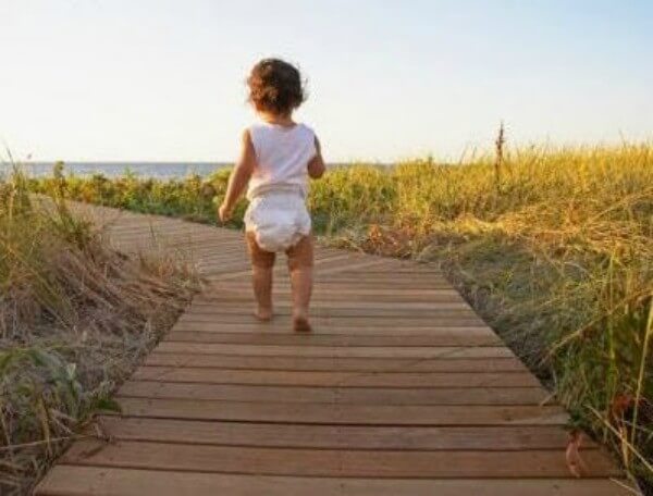 7 ejercicios para bebés que les ayudan a aprender a caminar