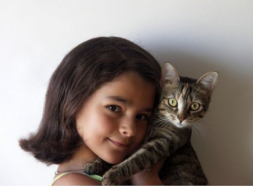 Girl_and_cat