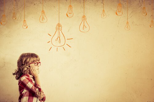 Niña-pensando-ideas