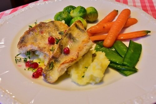 No-se-debe-forzar-a-los-niños-a-terminar-el-plato-de-comida-1-500x333