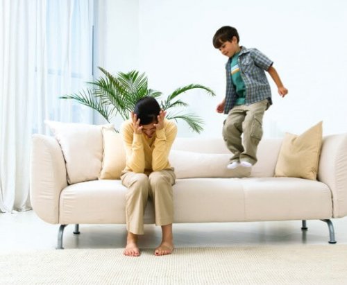 Por qué ser padre permisivo no es una buena idea