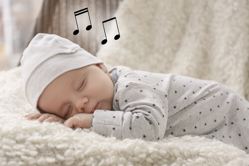 Bebé durmiendo tras escuchar una canción de cuna