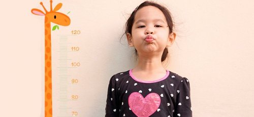 ¿Qué influye en la altura de mi hijo?