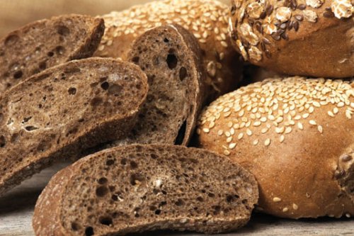 El pan integral es un excelente ingrediente para las Recetas para mujeres diabéticas para el tercer trimestre de embarazo.