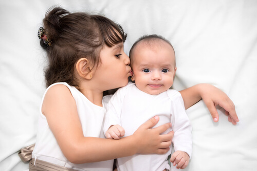 Cómo conseguir una llegada pacífica de un nuevo hermano