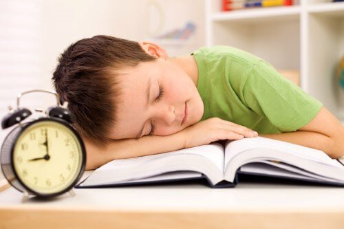 Muchos padres consideran inútil que los niños hagan deberes en el verano.