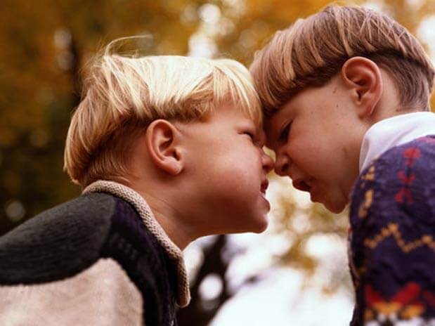 ¿Qué hago si mi hijo es agresivo conmigo?