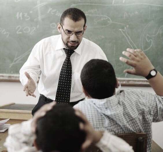 ¿Deberías creer a tu hijo si te dice que su profesor lo acosa?