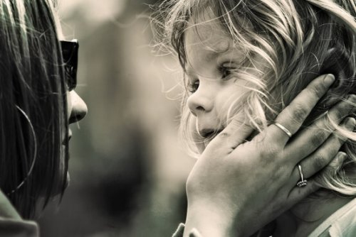 Une mère et sa fille.