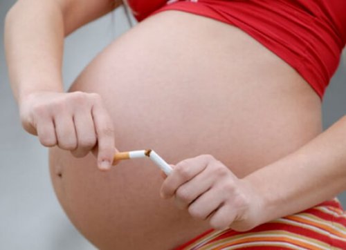 беременная-бросает-курить
