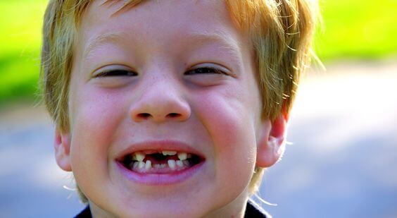 Consejos para lidiar con los dientes sueltos de los niños