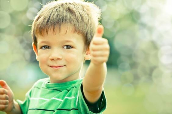 ¿Desde qué edad los niños deben aprender modales?