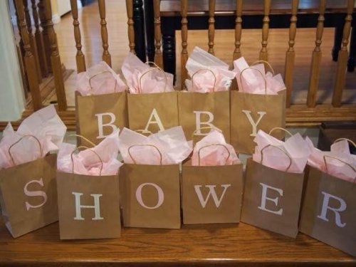 Préparer un baby shower exige de l'organisation et des efforts.