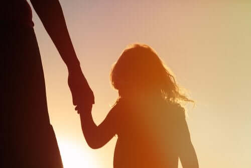 Una mente llena de recuerdos es el camino hacia la felicidad de tu hijo