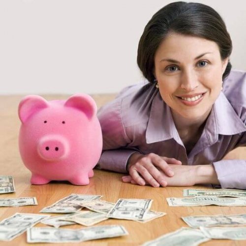¿Es la maternidad un obstáculo financiero?