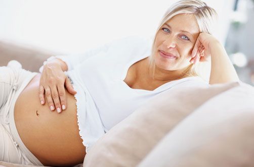 ¿Cuáles son las causas reales de la maternidad tardía?