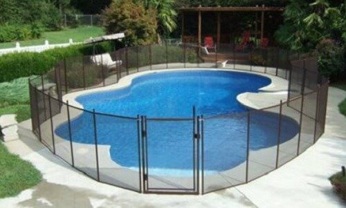 mantener la seguridad de tus hijos en la piscina