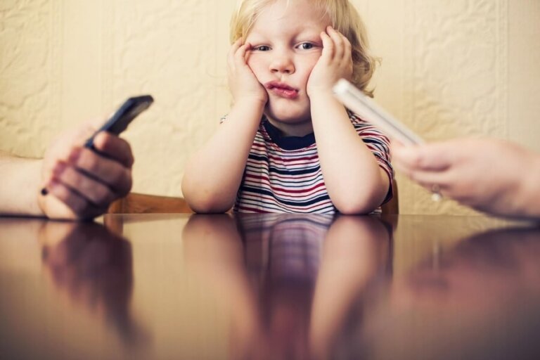 ¿Quiénes son los huérfanos digitales?