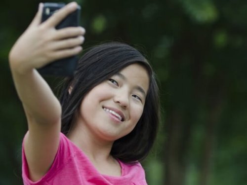 Cute-Pictures-of-Kids-taking-selfies-27