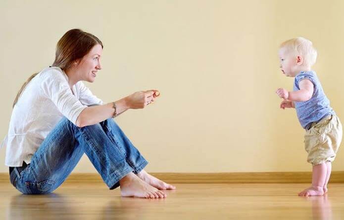 Enseña a tu bebé a no caerse