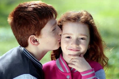 9 errores que fomentan los celos en tus hijos