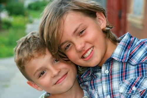 5 cosas que solo entenderás si creciste con un hermano mayor