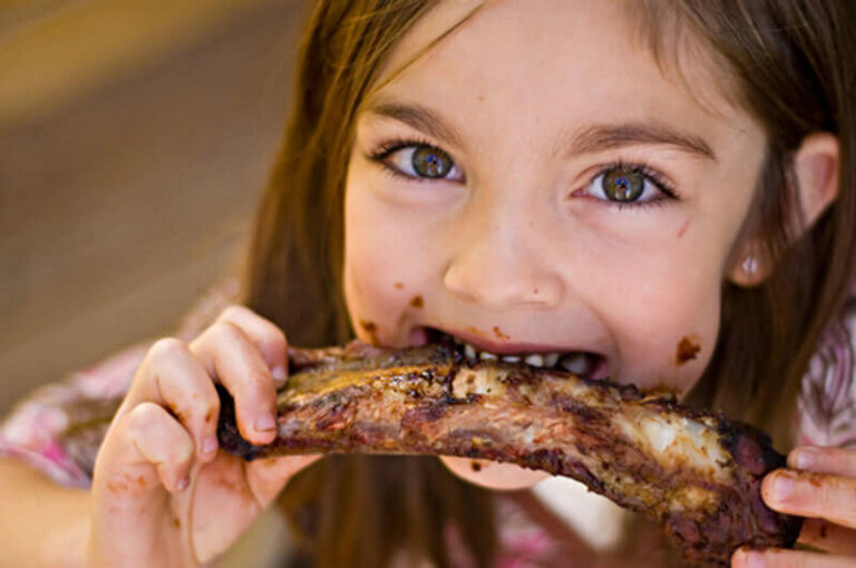 ¿Cómo hacer que un niño coma carne?
