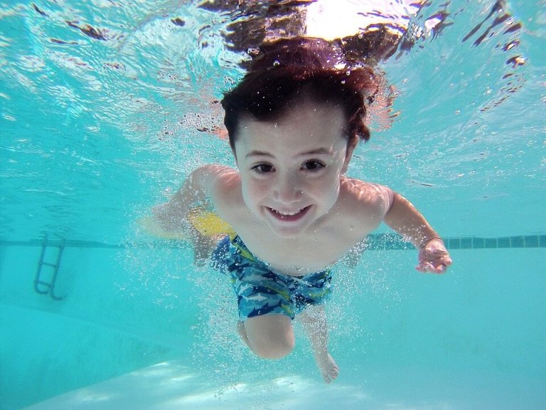 9 beneficios de la natación en los niños