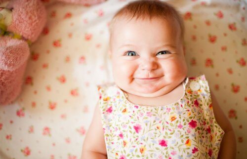Risas y sonrisas del bebé: un gran avance en su desarrollo emocional