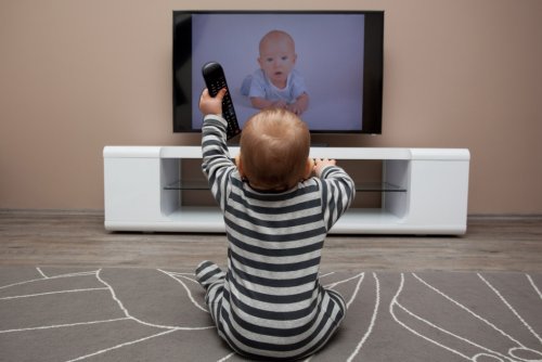 bebe-television-1024x684