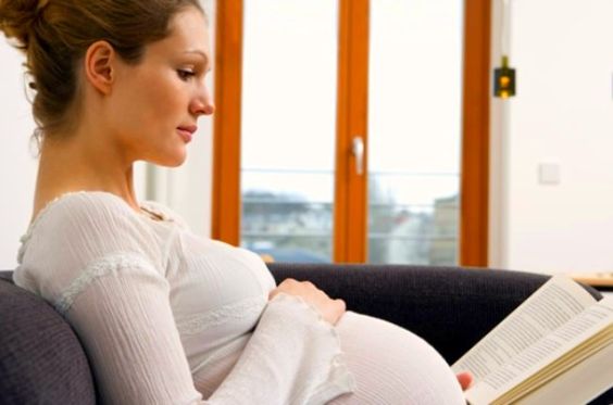 Libros que recomiendo leer sobre embarazo, parto y postparto📖 Os