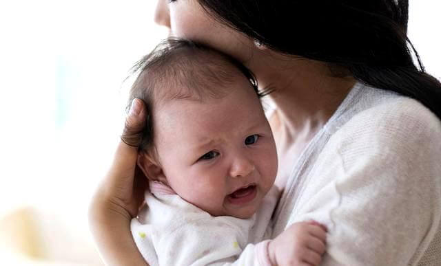 Ese terrible momento en que tu bebé se te cae por primera vez