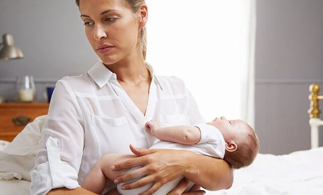 Cuando nuestras parejas no valoran lo que hacemos en casa durante la baja maternal