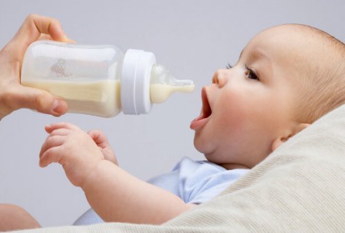 Al mezclar la leche pueden haber problemas en el bebé