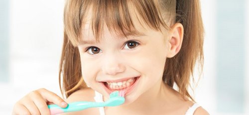 Cómo ayudar a tus hijos a cuidar sus dientes