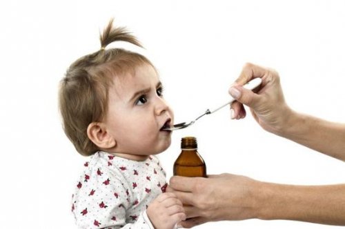 Cualquiera sea el tipo de tos de los niños, es necesario medicarlos bajo la supervisión del médico.