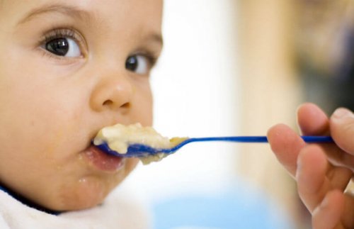 Las papillas son excelentes para introducir los cereales en la dieta del bebé.